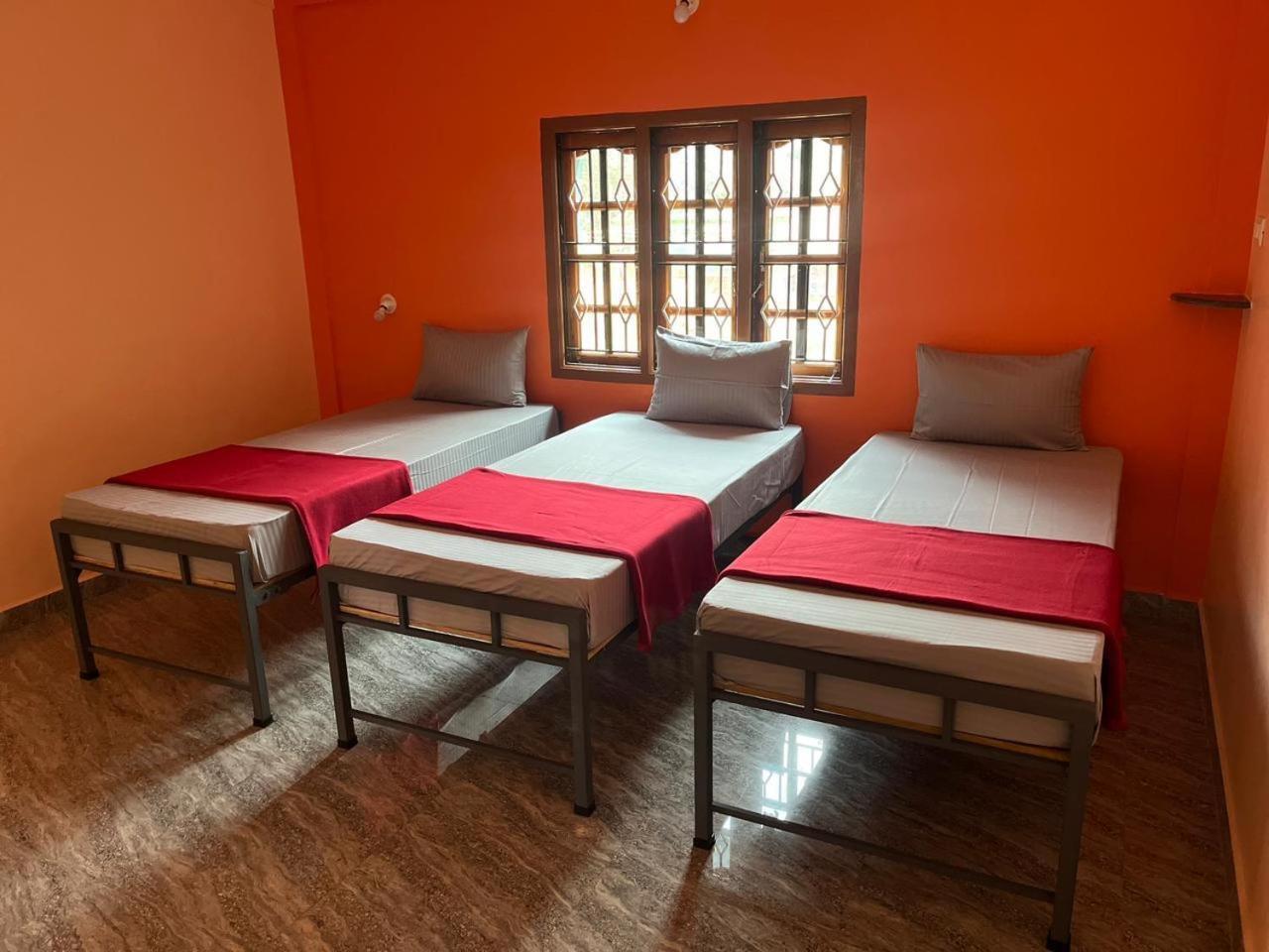 Hostelvk Gokarna Gokarna  Buitenkant foto