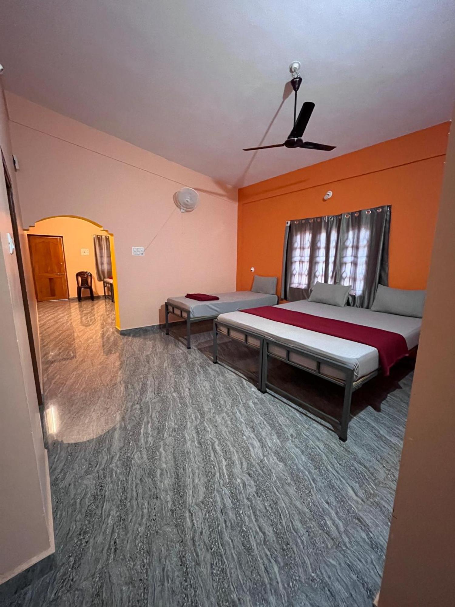 Hostelvk Gokarna Gokarna  Buitenkant foto