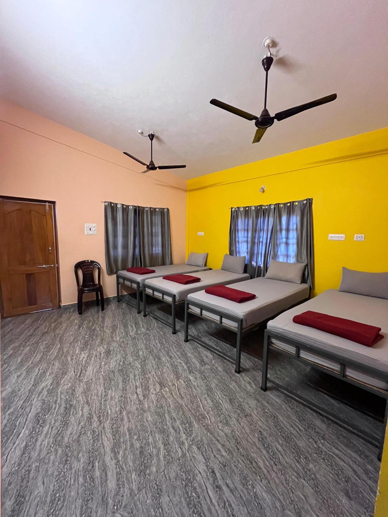 Hostelvk Gokarna Gokarna  Buitenkant foto